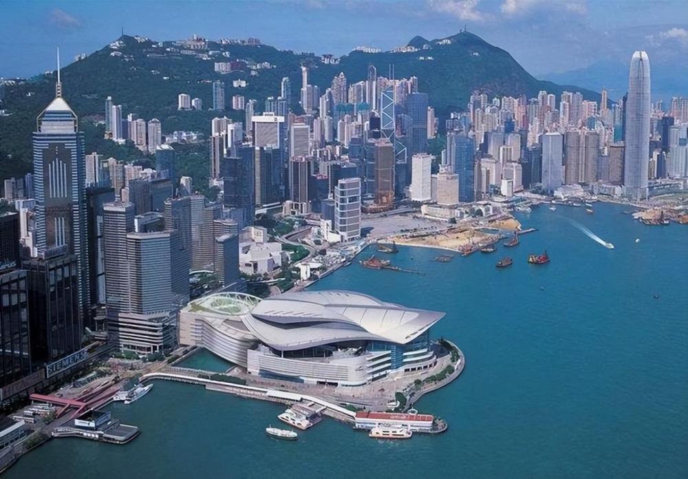 香港多大面积（香港土地面积远超过新加坡）